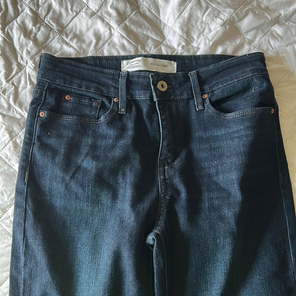 levi mid rise skinny
